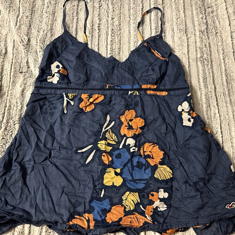 Hollister tank, size large